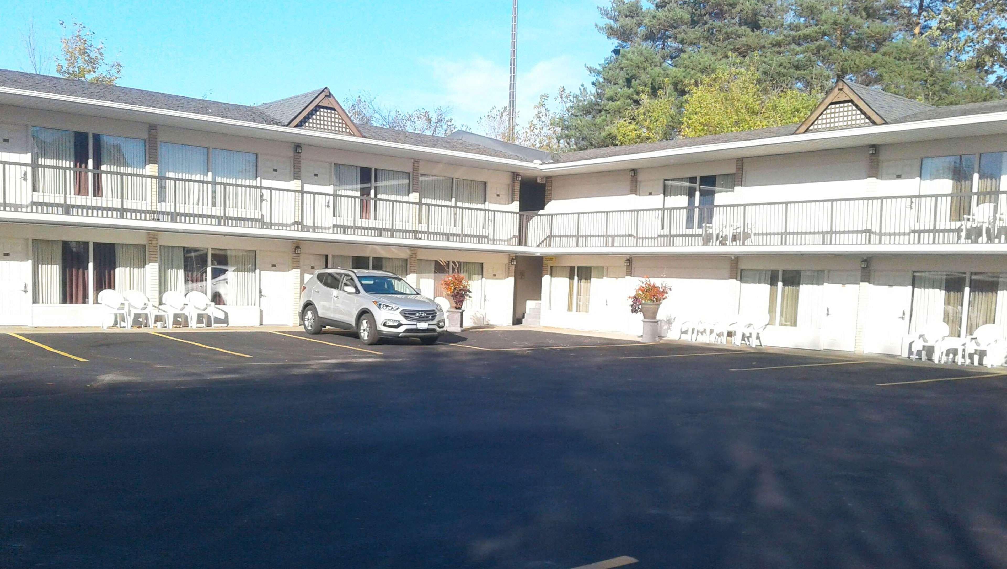 Days Inn By Wyndham Birch Run Kültér fotó