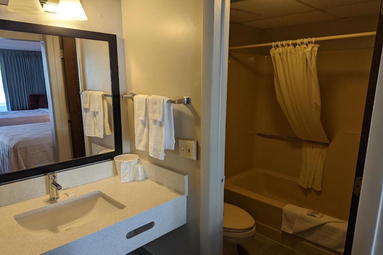 Days Inn By Wyndham Birch Run Kültér fotó