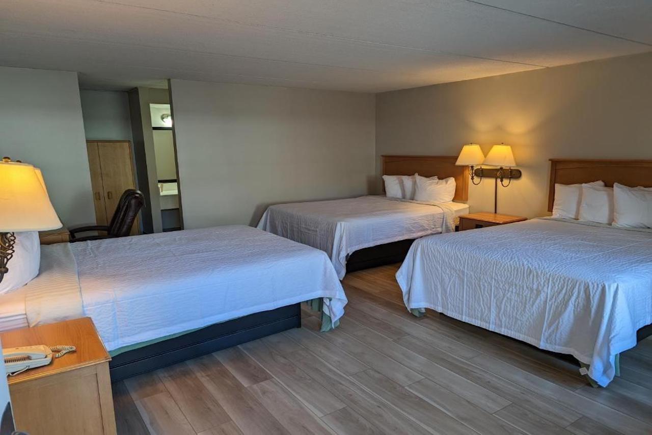 Days Inn By Wyndham Birch Run Kültér fotó