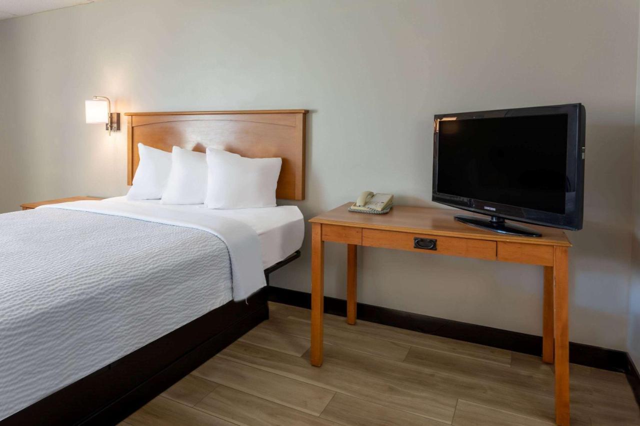 Days Inn By Wyndham Birch Run Kültér fotó